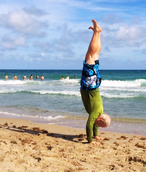 Dr. harris handstand beach 580 x 680px